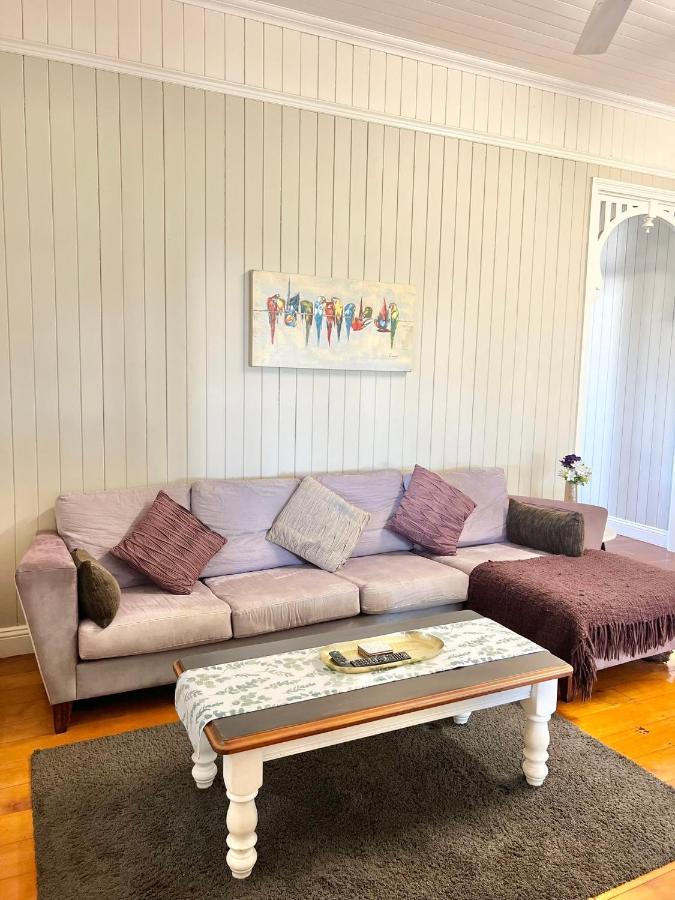 Childers Charmer With Aircon, Wifi & Modern Luxuries Kültér fotó